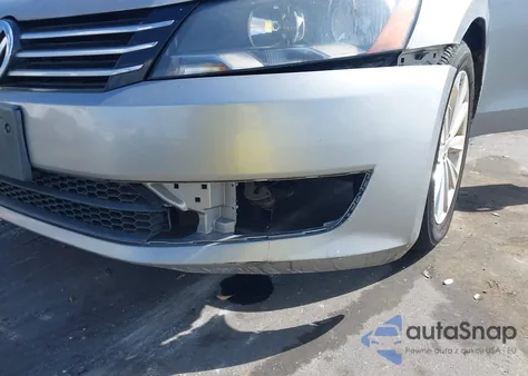 2012 Volkswagen Passat 2.5L S z USA, uszkodzony, nr VIN 1VWAP7A37CC081080